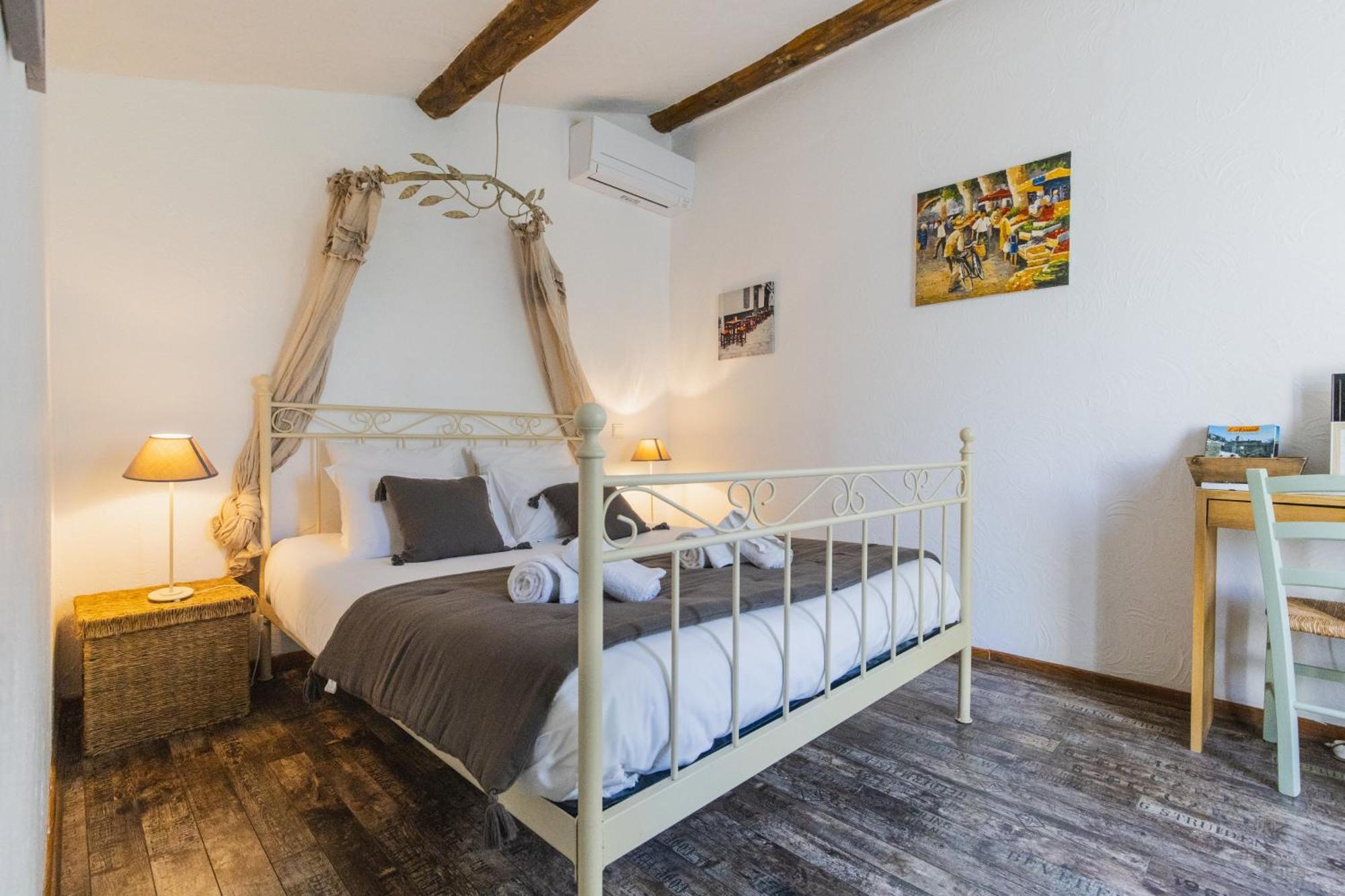 Chambre D'Hotes - B&B - Fleur De Coton Chez Manon En Luberon Lagnes Exterior photo